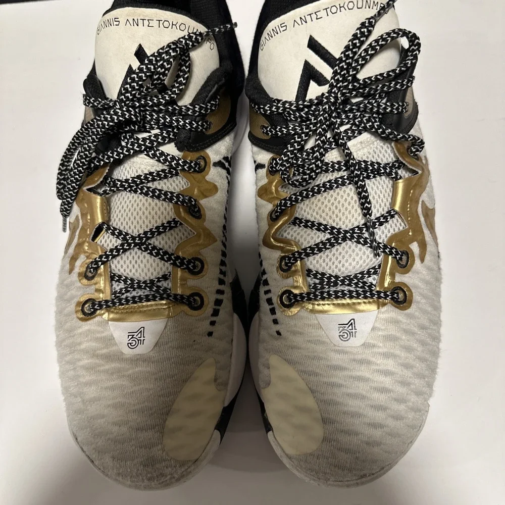 Nike Giannis Immortality Championship Size 10.5 White Gold CZ4099-100 Basketball